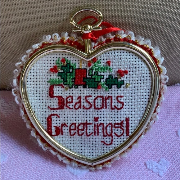 Vintage Other - ❤️4” Seasons Greetings heart vintage ornament